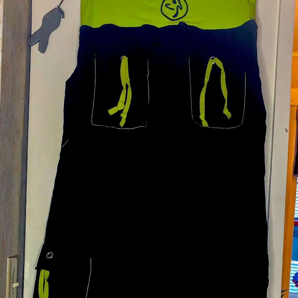 Zumba Black and lime green cargo pants L